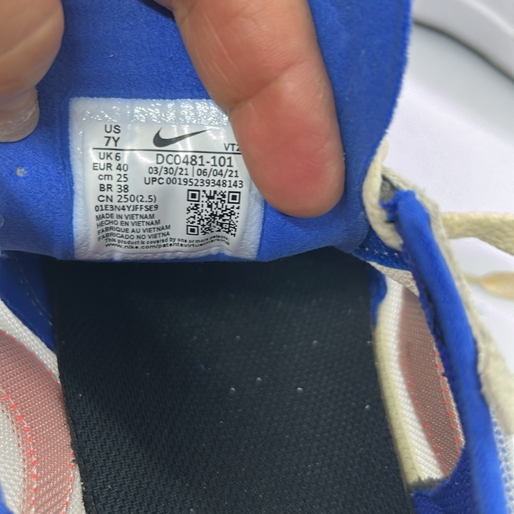NIKE WAFFLE ONE (GS) 7 Youth 8.5 WOMEN’S ‘COCONUT MILK CRIMSON ROYAL’
USED GOOD - Picture 13 of 15